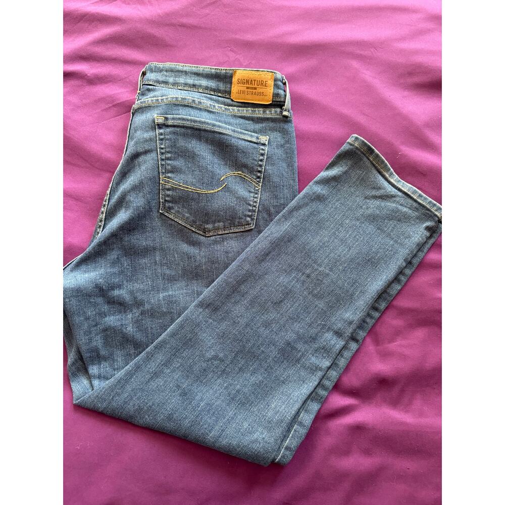Signature Gold Levi Strauss Womens Mid Rise Straight Jeans W33 L30 size16 SHORT